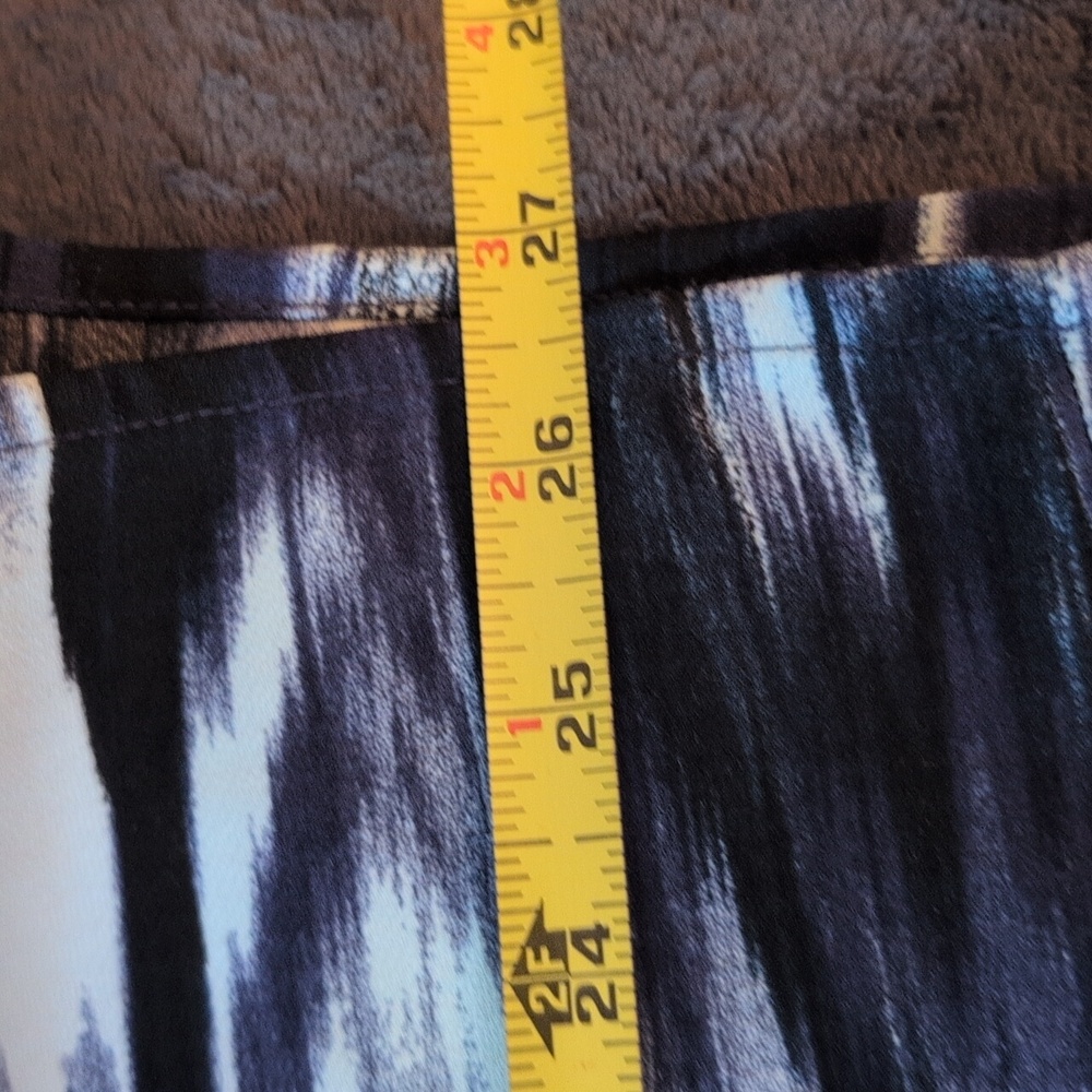 Fourteenth Place| Stylish Blue Tie Dye Like Patterned Skirt - Picture 7 of 11